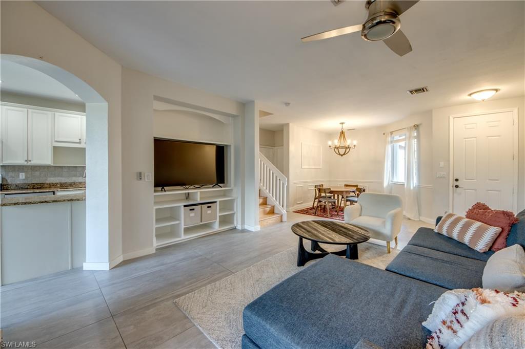 COLONNADE AT FORUM - Residential