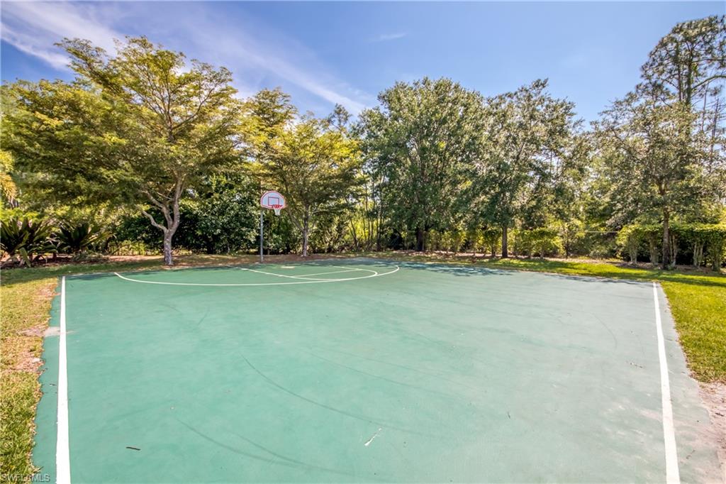 COLONNADE AT FORUM - Residential