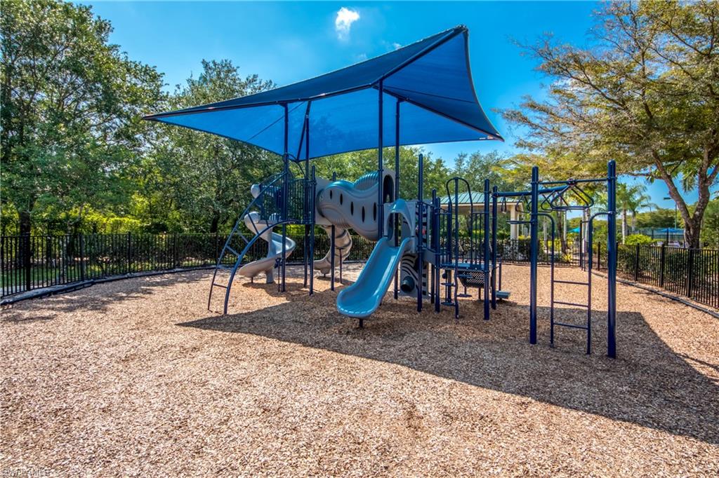 COLONNADE AT FORUM - Residential