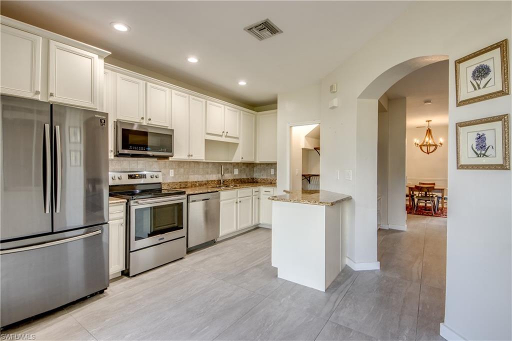 COLONNADE AT FORUM - Residential