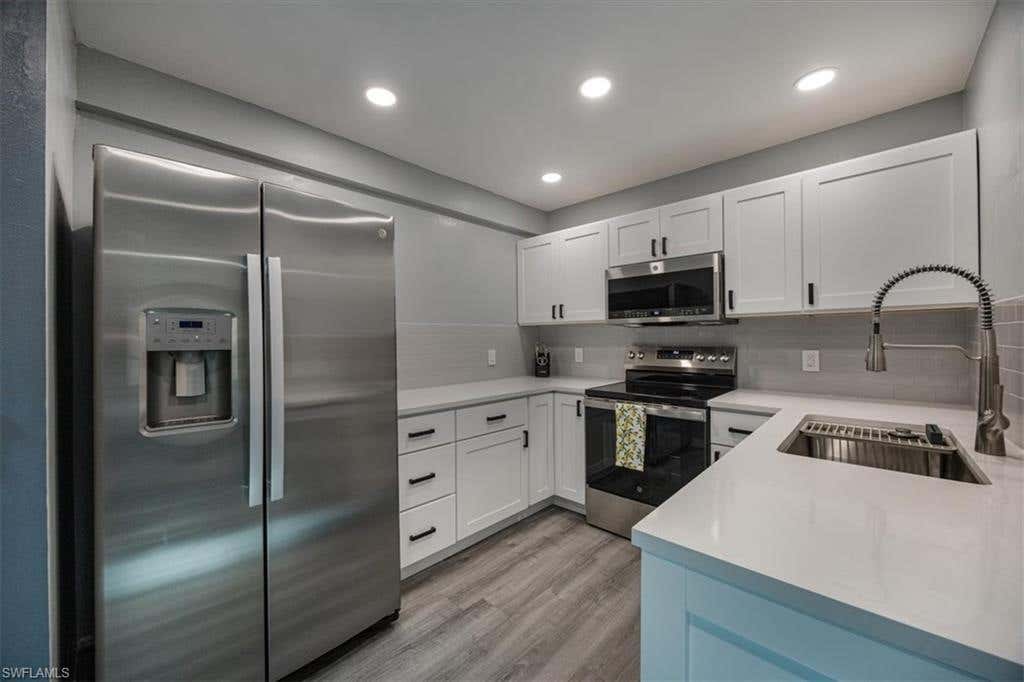 Photo of 13405 Fox Chapel CT, FORT MYERS, FL 33919 (MLS # 226028194)