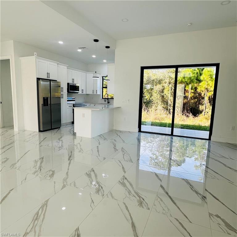 LEISURE ESTATES - Residential