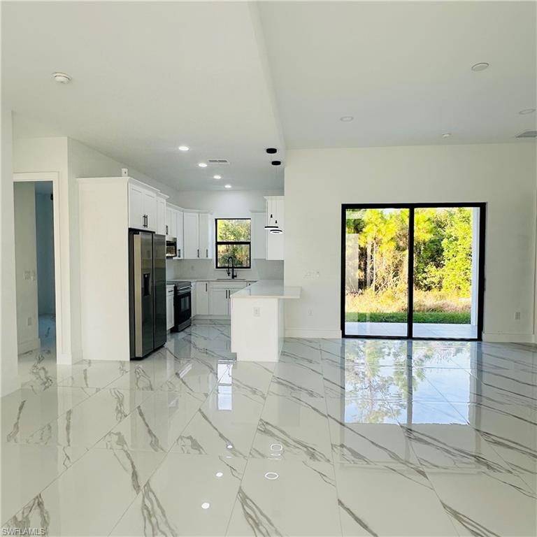 LEISURE ESTATES - Residential