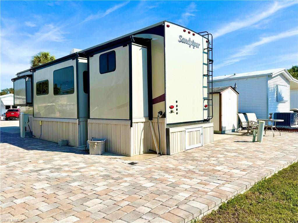 IMPERIAL WILDERNESS - Residential