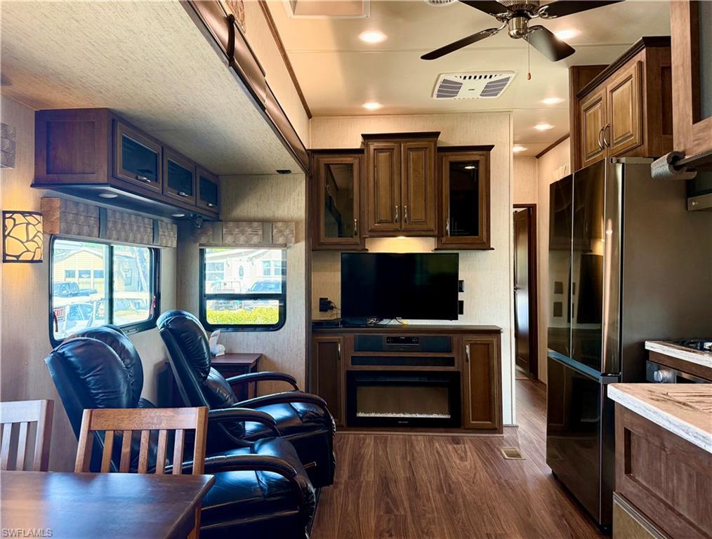 IMPERIAL WILDERNESS - Residential