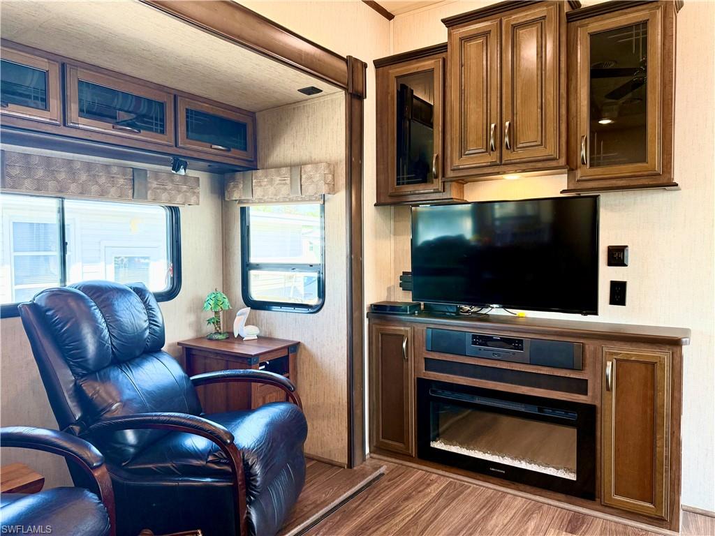 IMPERIAL WILDERNESS - Residential