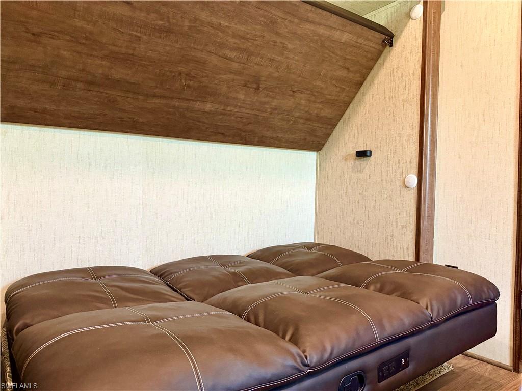 IMPERIAL WILDERNESS - Residential