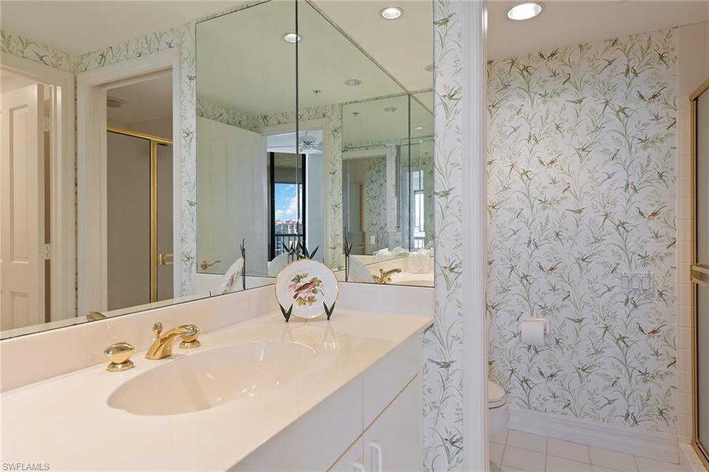 CARLYSLE AT BAY COLONY - Residential