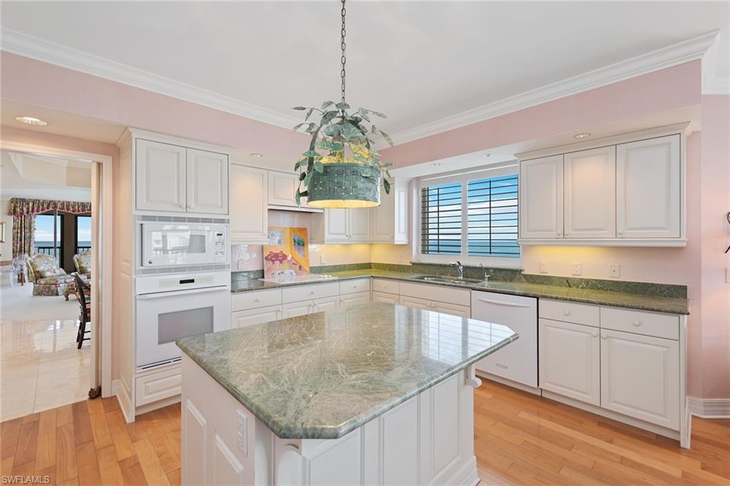 CARLYSLE AT BAY COLONY - Residential