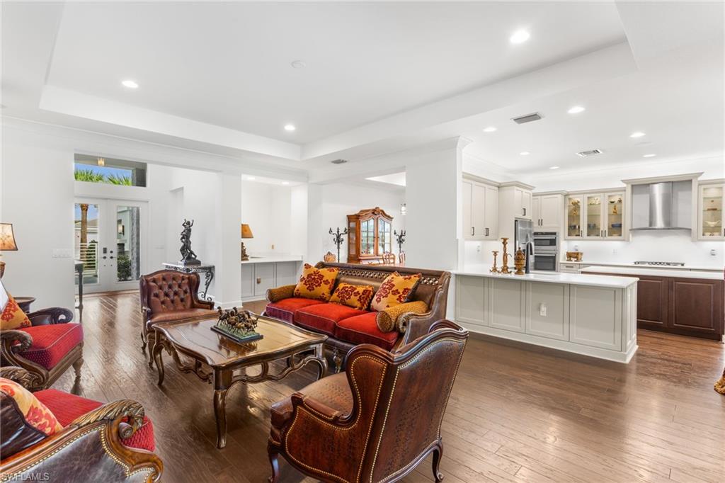 VALENCIA TRAILS - Residential