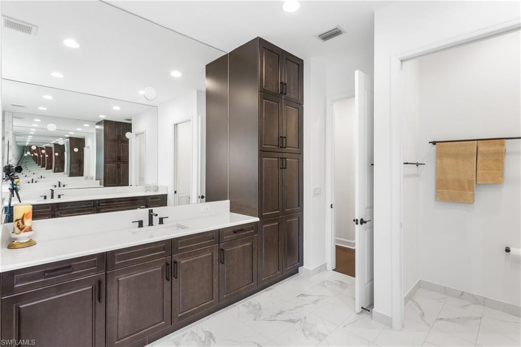 VALENCIA TRAILS - Residential