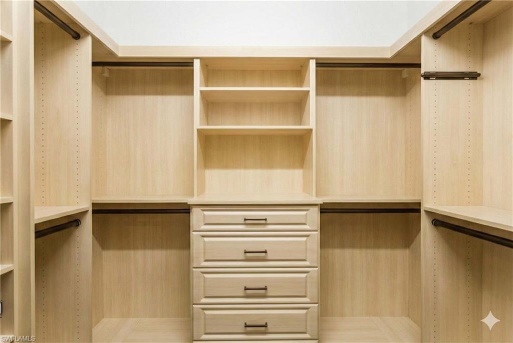 VALENCIA TRAILS - Residential