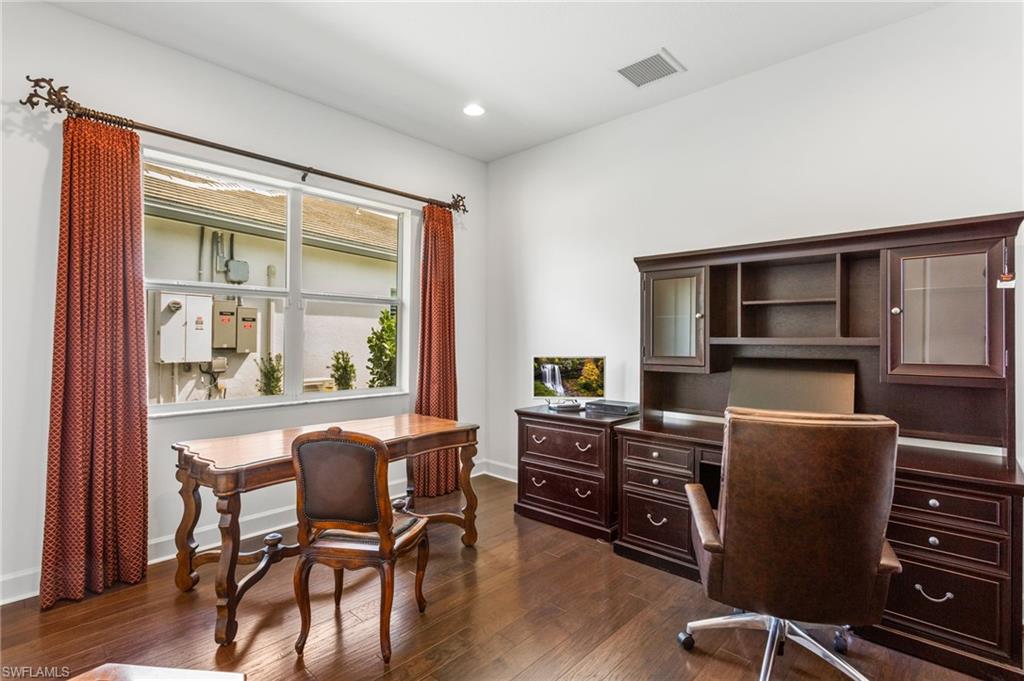 VALENCIA TRAILS - Residential