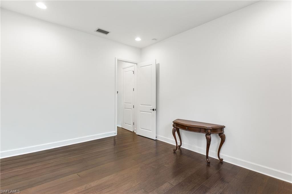 VALENCIA TRAILS - Residential