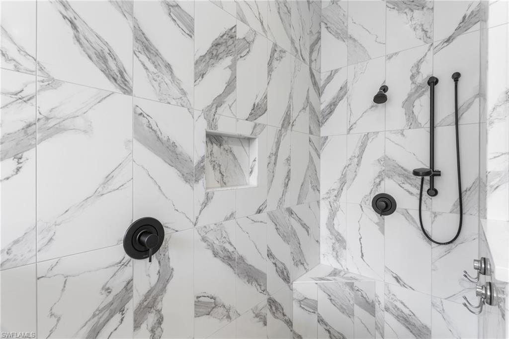 VALENCIA TRAILS - Residential