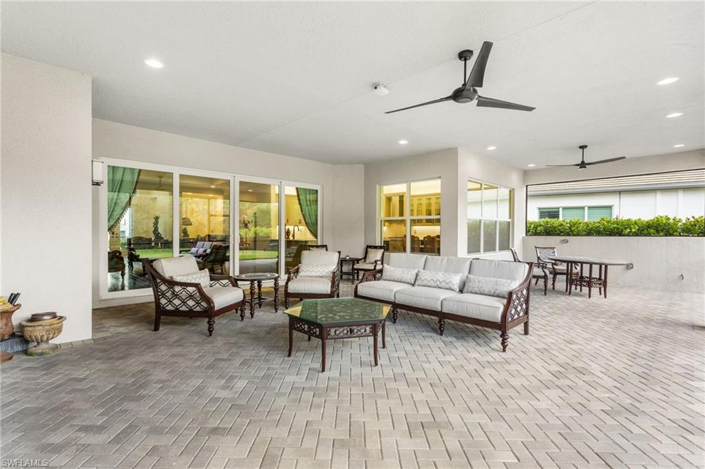 VALENCIA TRAILS - Residential