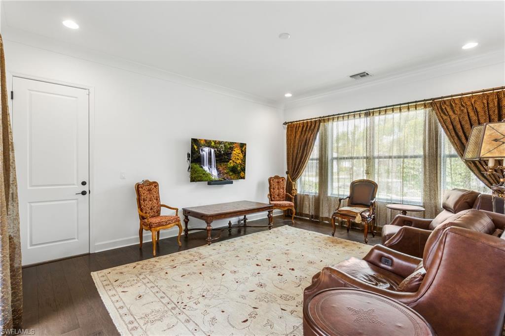 VALENCIA TRAILS - Residential