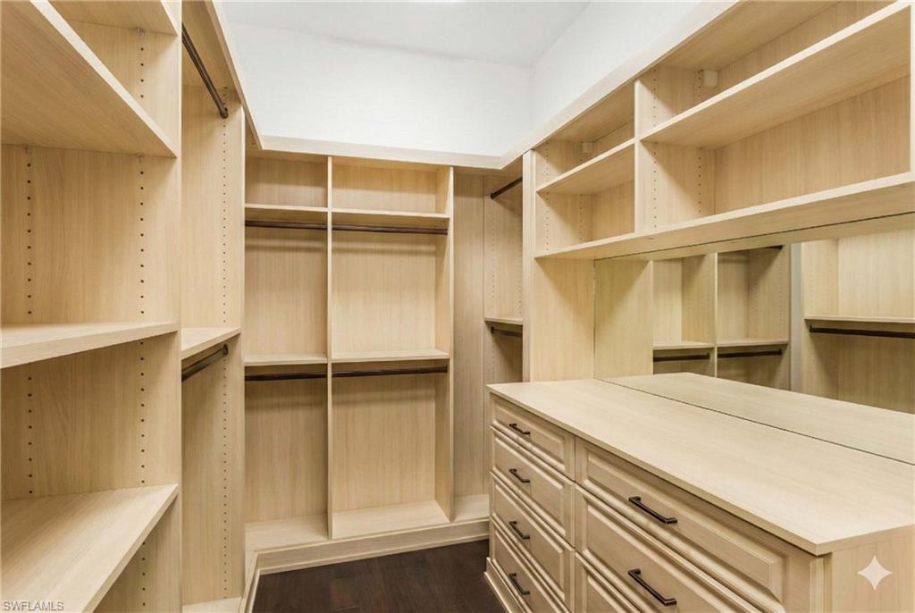 VALENCIA TRAILS - Residential