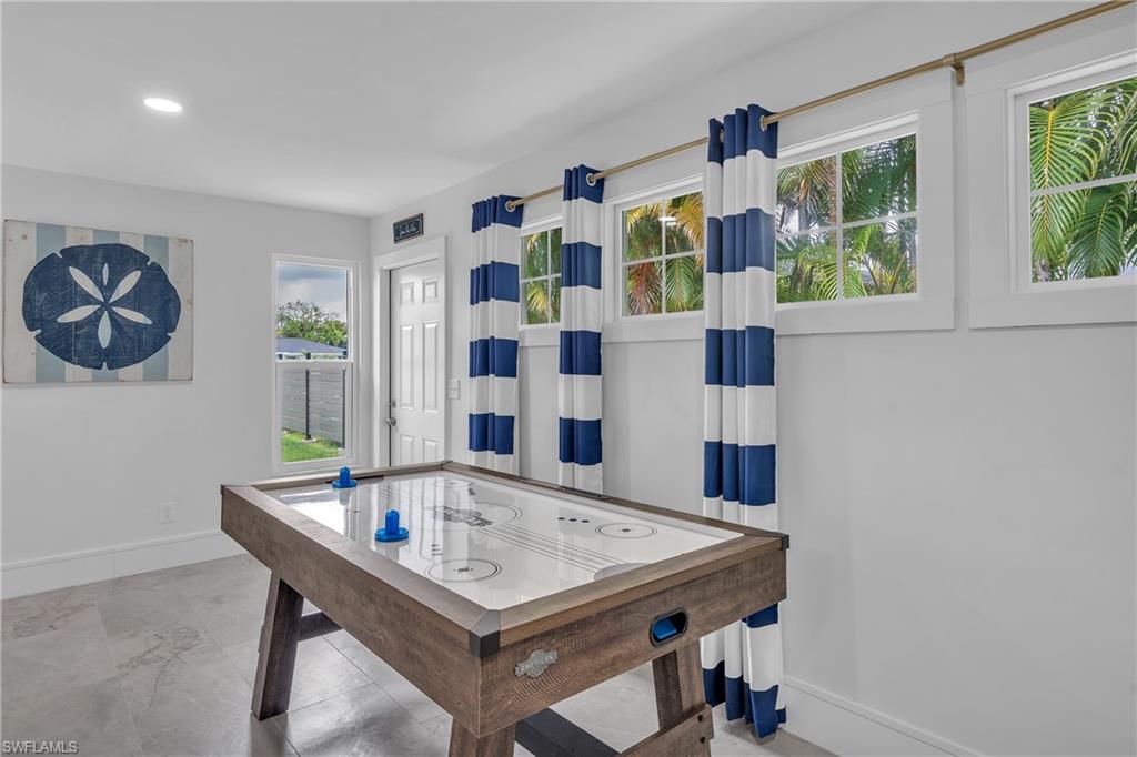 WINDSOR ESTATES - Residential