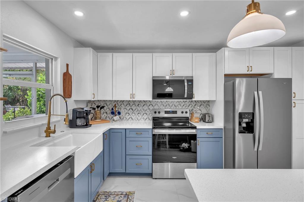 WINDSOR ESTATES - Residential
