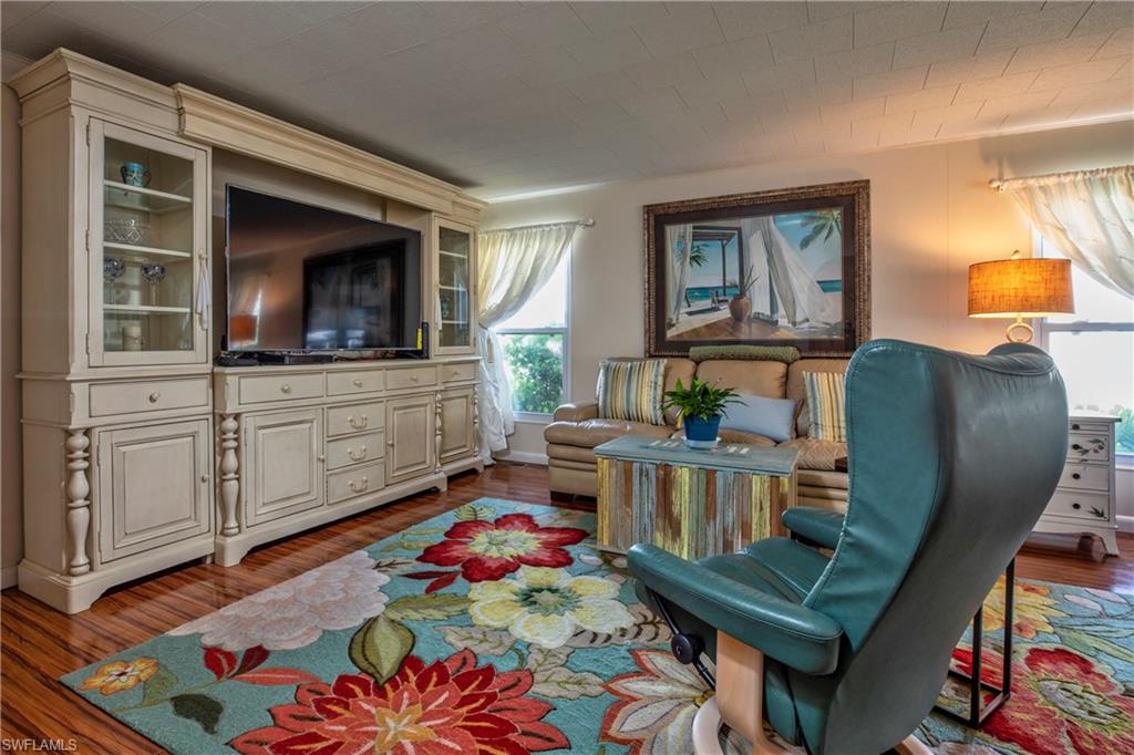 ENCHANTING ACRES MOBILE HOME - Residential