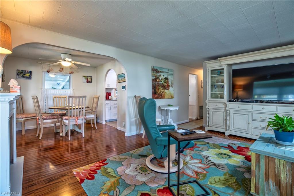 ENCHANTING ACRES MOBILE HOME - Residential