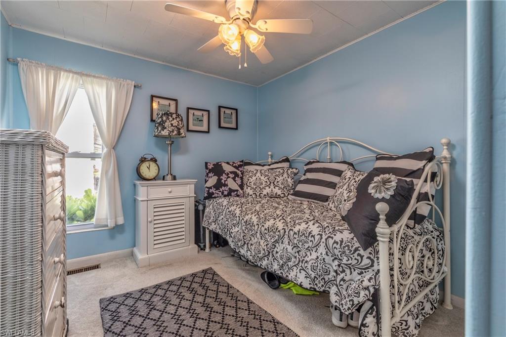 ENCHANTING ACRES MOBILE HOME - Residential