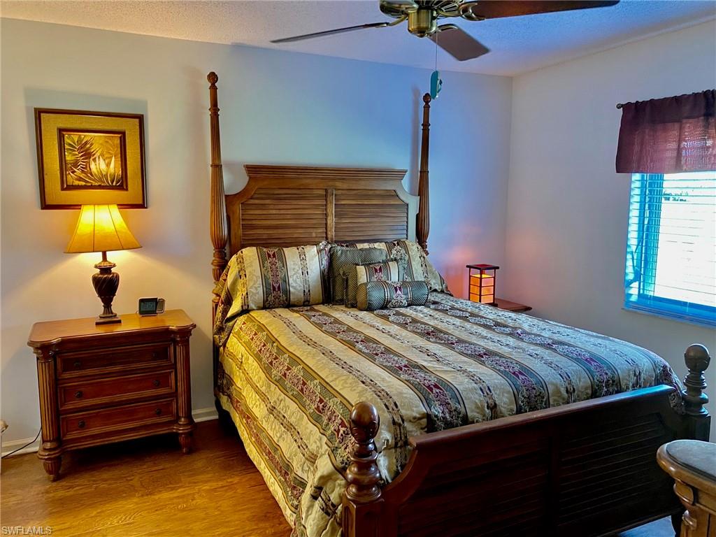 ANDOVER SQUARE - Residential