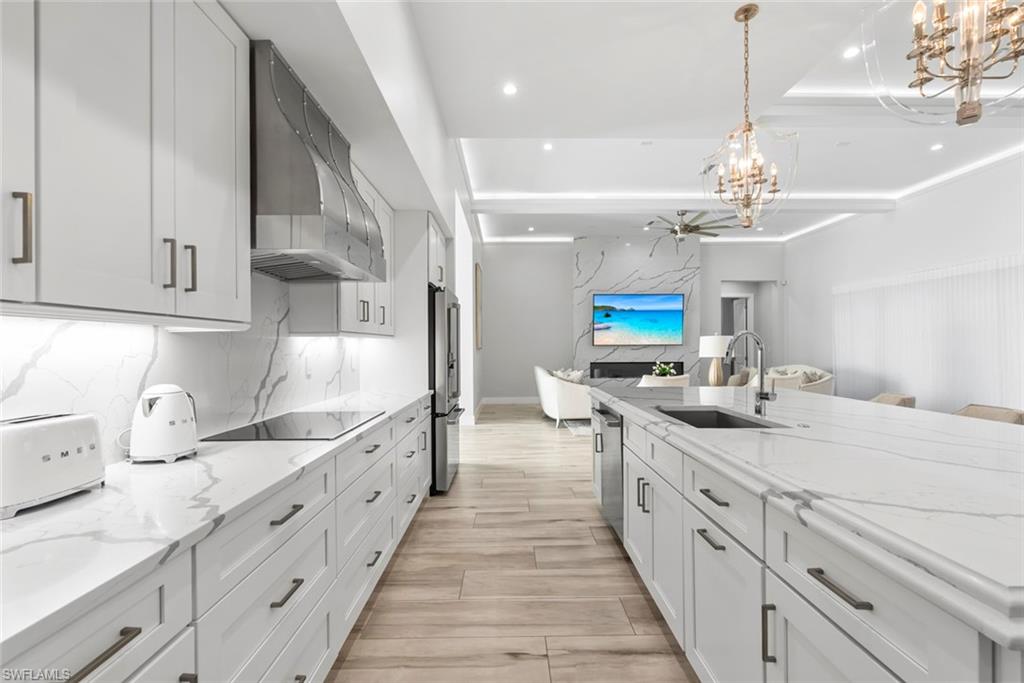 FOUR SEASONS - Residential