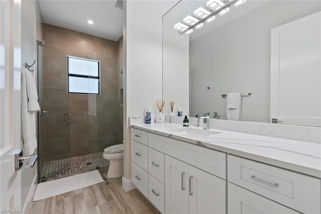 FOUR SEASONS - Residential