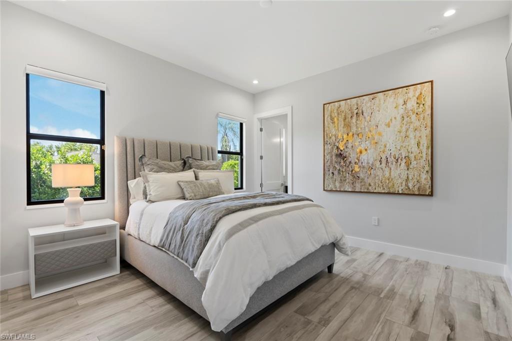 FOUR SEASONS - Residential