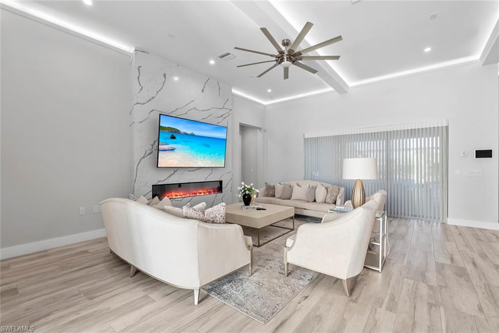 FOUR SEASONS - Residential