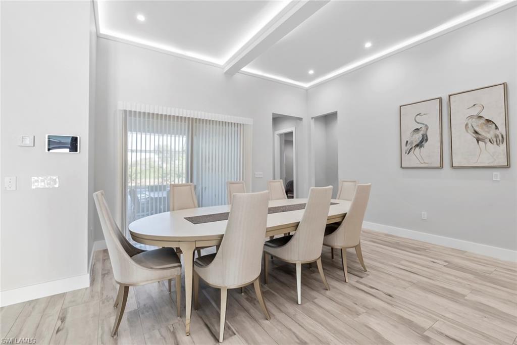 FOUR SEASONS - Residential