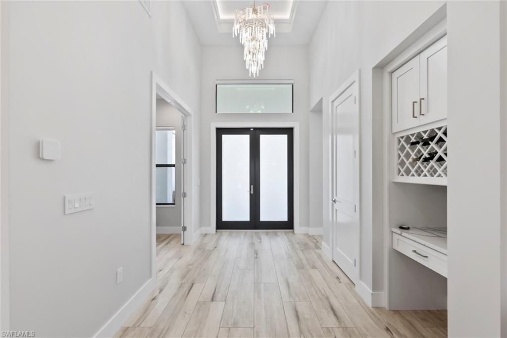 FOUR SEASONS - Residential