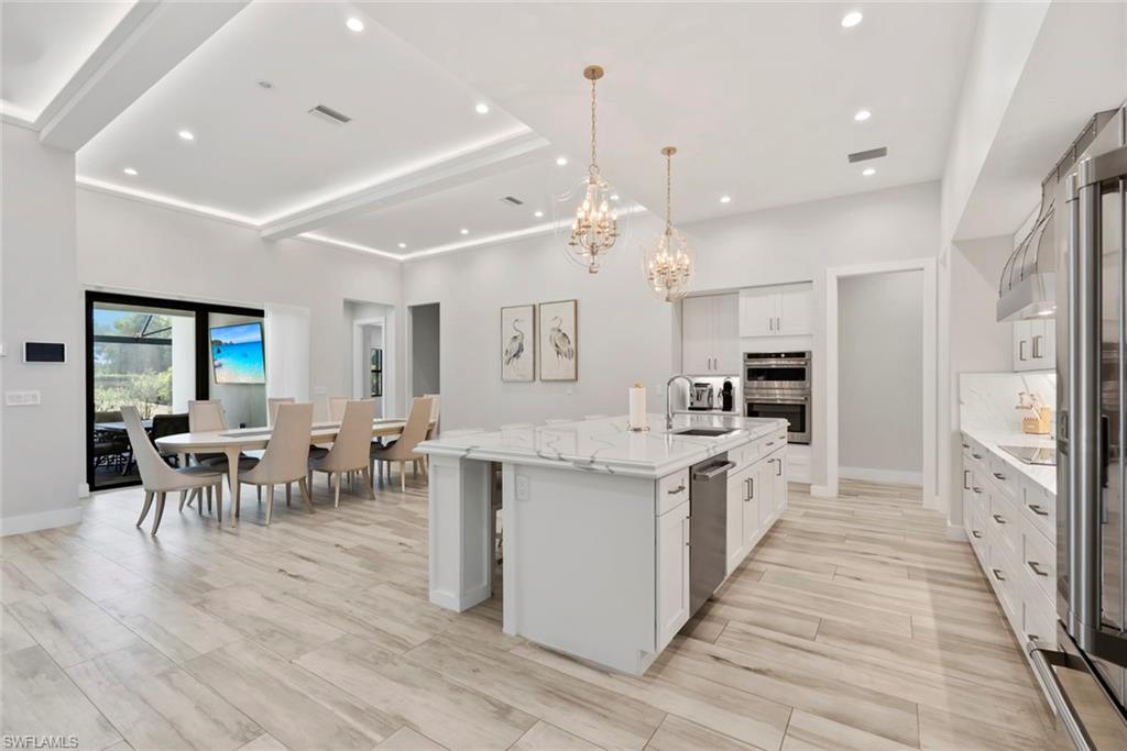 FOUR SEASONS - Residential