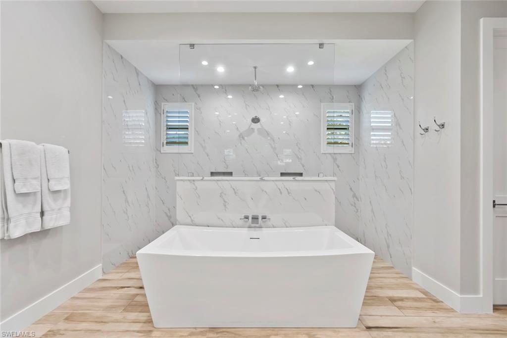 FOUR SEASONS - Residential