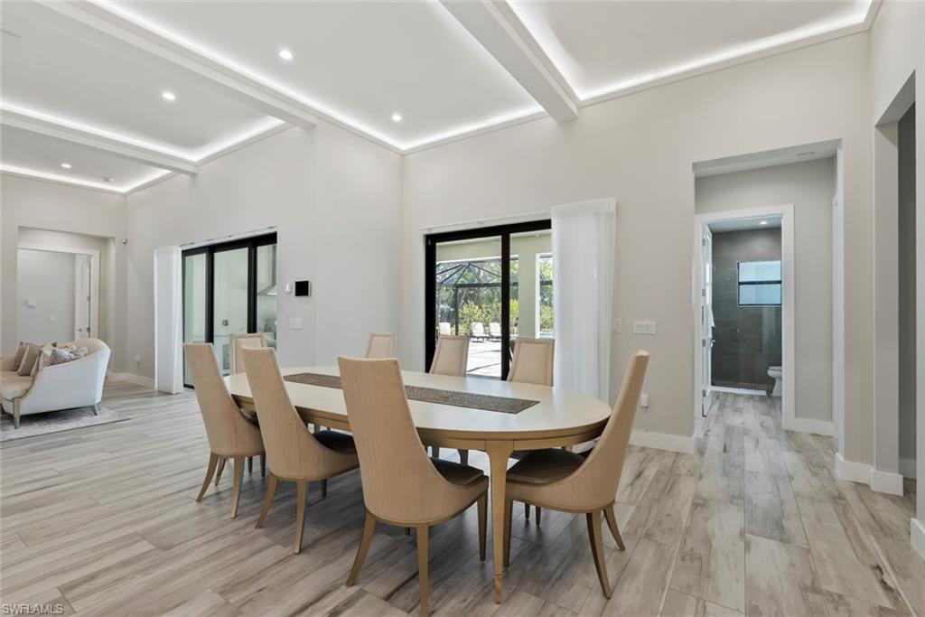 FOUR SEASONS - Residential