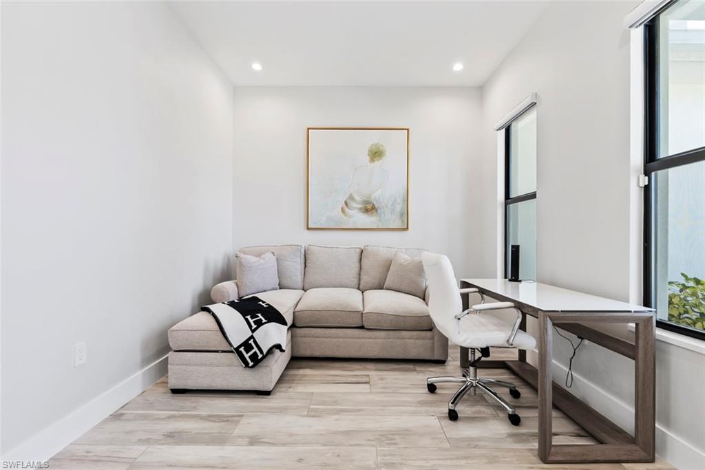 FOUR SEASONS - Residential