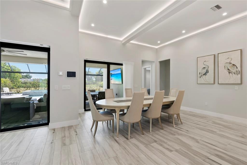 FOUR SEASONS - Residential