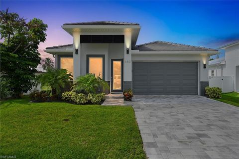 682 105th AVE N NAPLES FL 34108