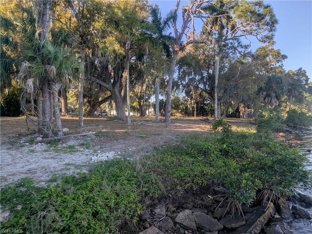 HENDRY ESTATES - Land