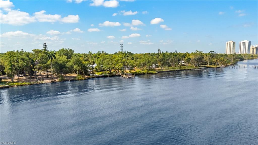 HENDRY ESTATES - Land