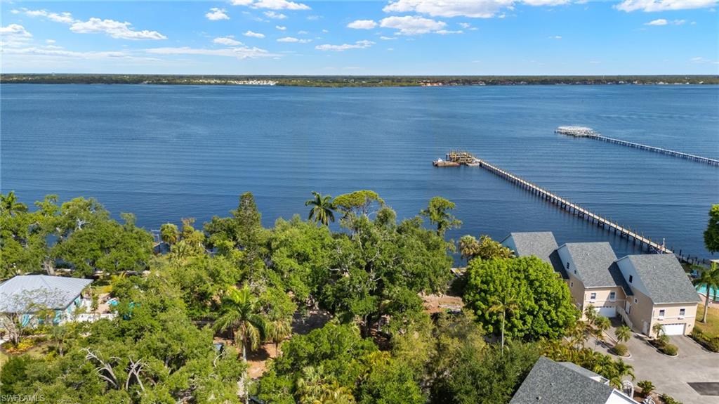 HENDRY ESTATES - Land