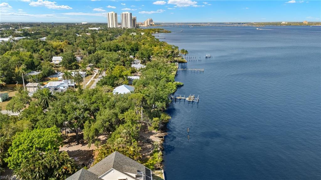 HENDRY ESTATES - Land