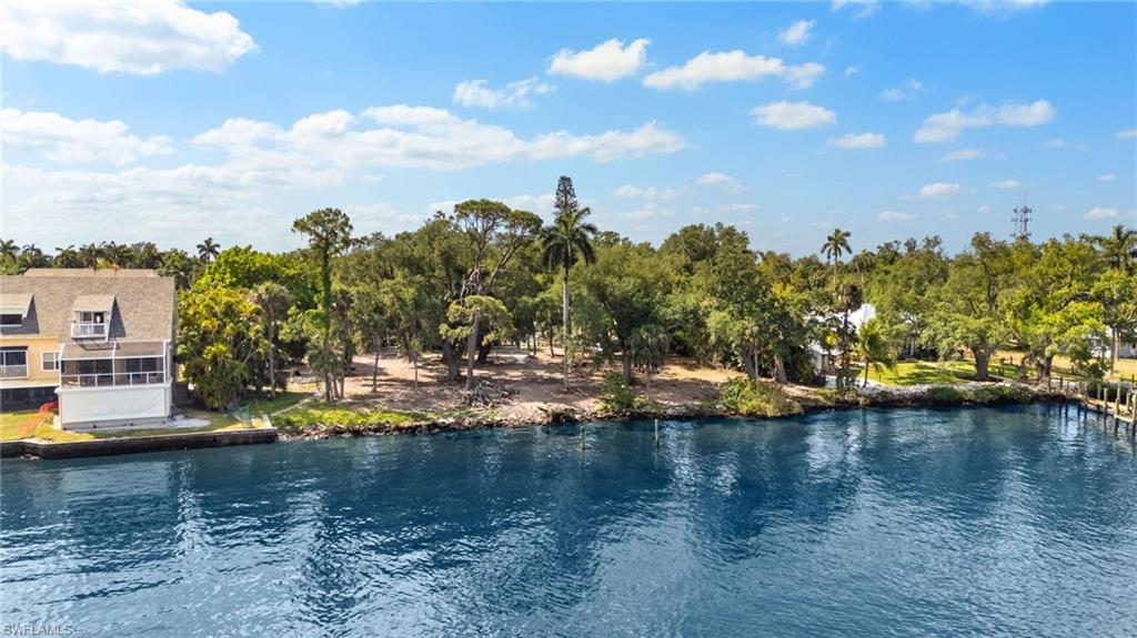 HENDRY ESTATES - Land