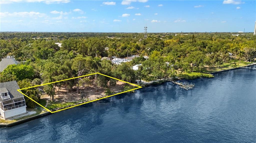 HENDRY ESTATES - Land