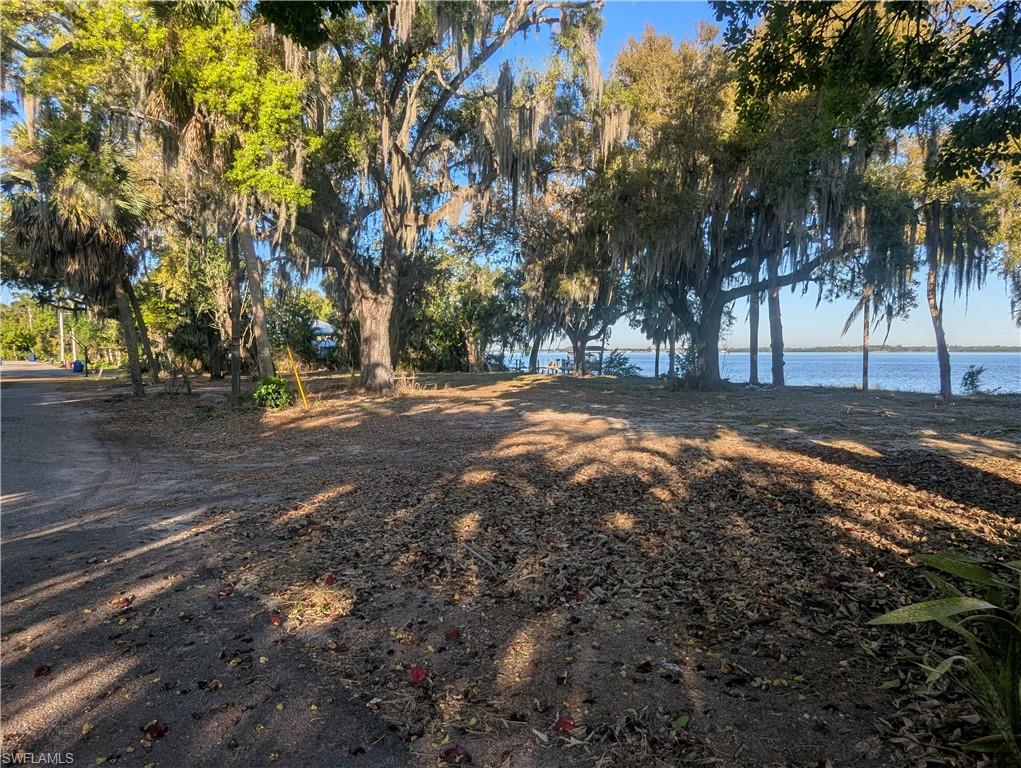 HENDRY ESTATES - Land