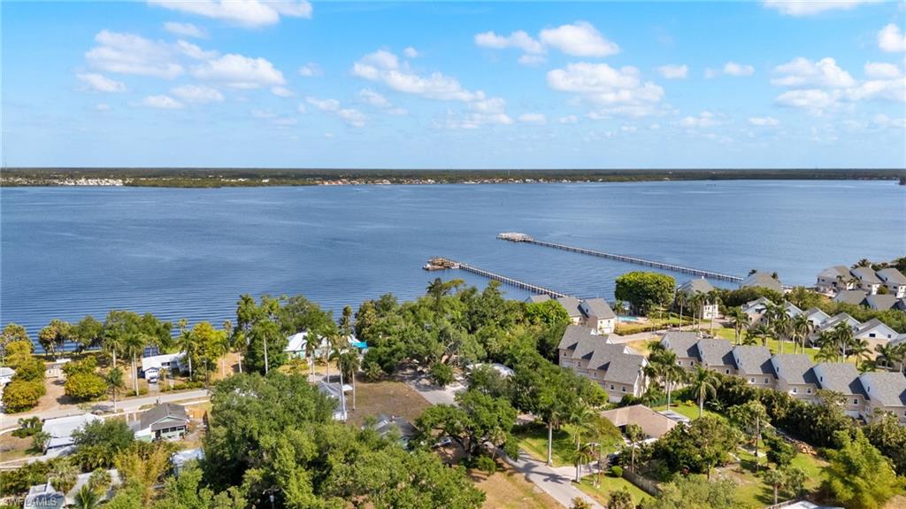 HENDRY ESTATES - Land