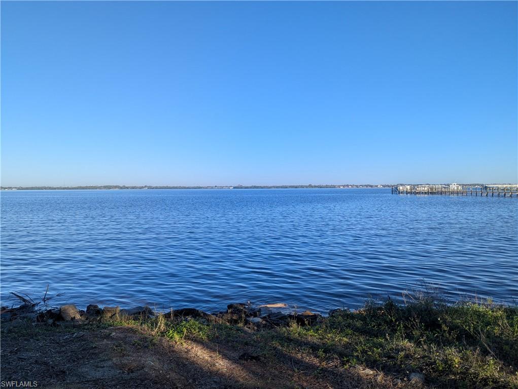 HENDRY ESTATES - Land