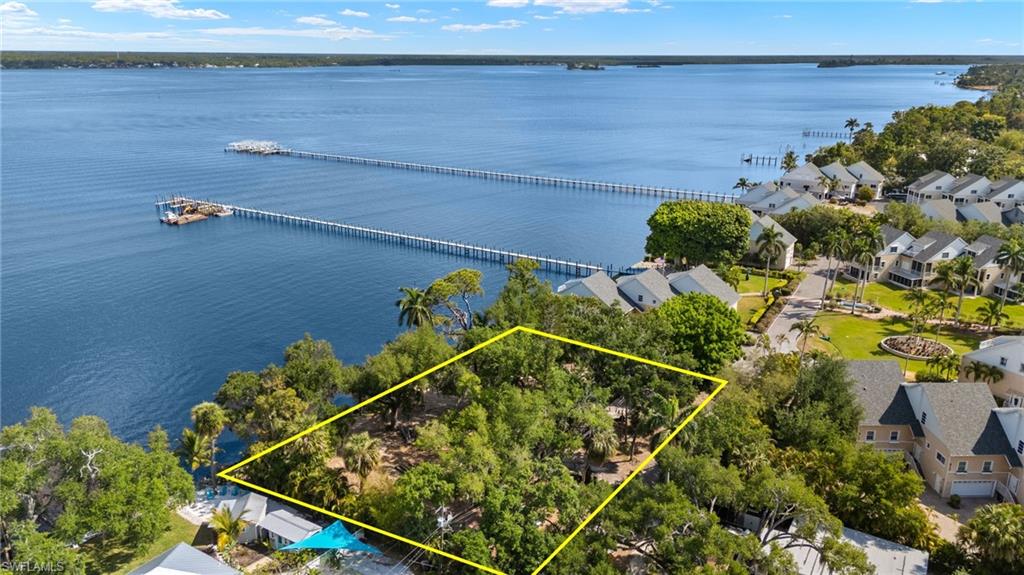 HENDRY ESTATES - Land